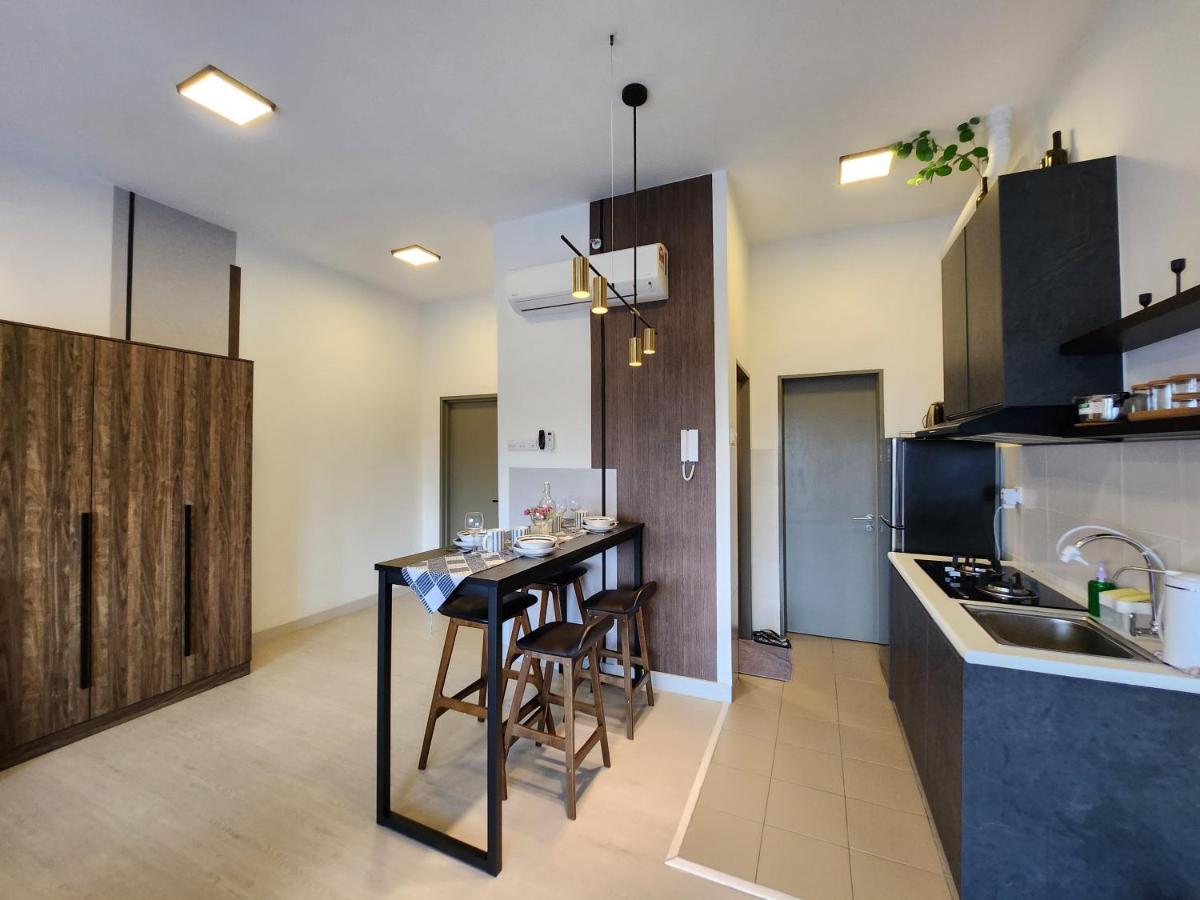 Taman Equine Comfy Studio#Greenery View#4 Pax#Aeon Mall Seri Kembangan Exterior photo
